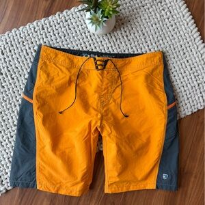 KÜHL | Men’s Mutiny River Shorts Orange/Gray | 38